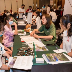 Săn học bổng từ hơn 30 trường Canada, Australia