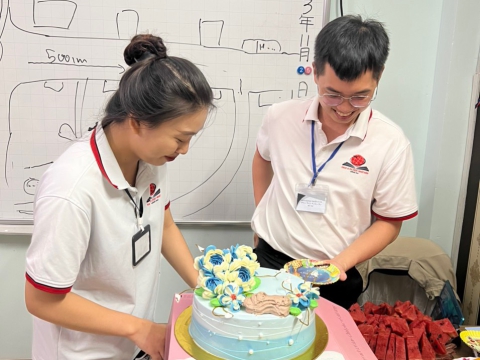 お誕生日おめでとうございます！ Dong Nai センター 🎊🎉🎂🎈