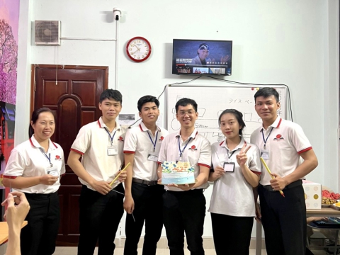 お誕生日おめでとうございます！ Dong Nai センター 🎊🎉🎂🎈