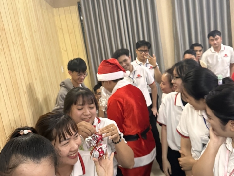 🎁☃️☃️❄️𝐆𝐈𝐀́𝐍𝐆 𝐒𝐈𝐍𝐇 Đ𝐀̃ 𝐕𝐄̂̀ 𝐓𝐎̛́𝐈 𝐓𝐑𝐔𝐍𝐆 𝐓𝐀̂𝐌 Đ𝐎̂̀𝐍𝐆 𝐍𝐀𝐈 