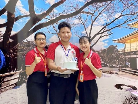 お誕生日おめでとうございます！ Dong Nai センター 🎊🎉🎂🎈