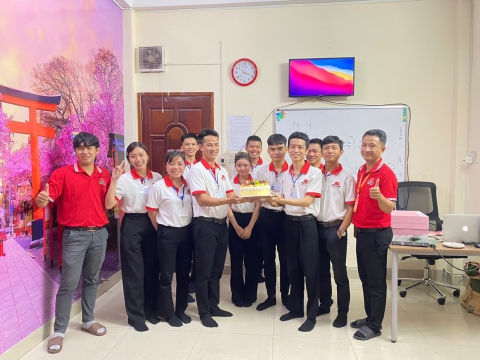 お誕生日おめでとうございます！ Dong Nai センター 🎊🎉🎂🎈