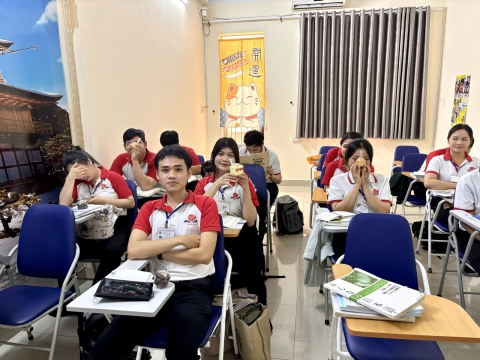 お誕生日おめでとうございます！ Dong Nai センター 🎊🎉🎂🎈