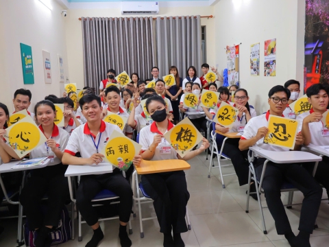 𝐇𝐎𝐀̣𝐓 Đ𝐎̣̂𝐍𝐆 𝐆𝐈𝐀𝐎 𝐋𝐔̛𝐔 𝐕𝐈𝐄̂́𝐓 𝐓𝐇𝐔̛ 𝐏𝐇𝐀́𝐏 𝐓𝐀̣𝐈 𝐓𝐑𝐔𝐍𝐆 𝐓𝐀̂𝐌 Đ𝐎̂̀𝐍𝐆 𝐍𝐀𝐈 "書道 – 𝒏𝒐̛𝒊 𝒄𝒂́𝒊 đ𝒆̣𝒑 𝒉𝒐̀𝒂 𝒒𝒖𝒚𝒆̣̂𝒏 𝒈𝒊𝒖̛̃𝒂 𝒉𝒊̀𝒏𝒉 𝒗𝒂̀ 𝒉𝒐̂̀𝒏"