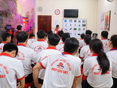 BUỔI HỌC NGOẠI KHÓA CỦA HỌC VIÊN TRUNG TÂM ĐỒNG NAI